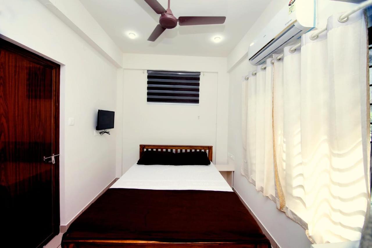 Uthram Residency Villa Kochi Exterior photo