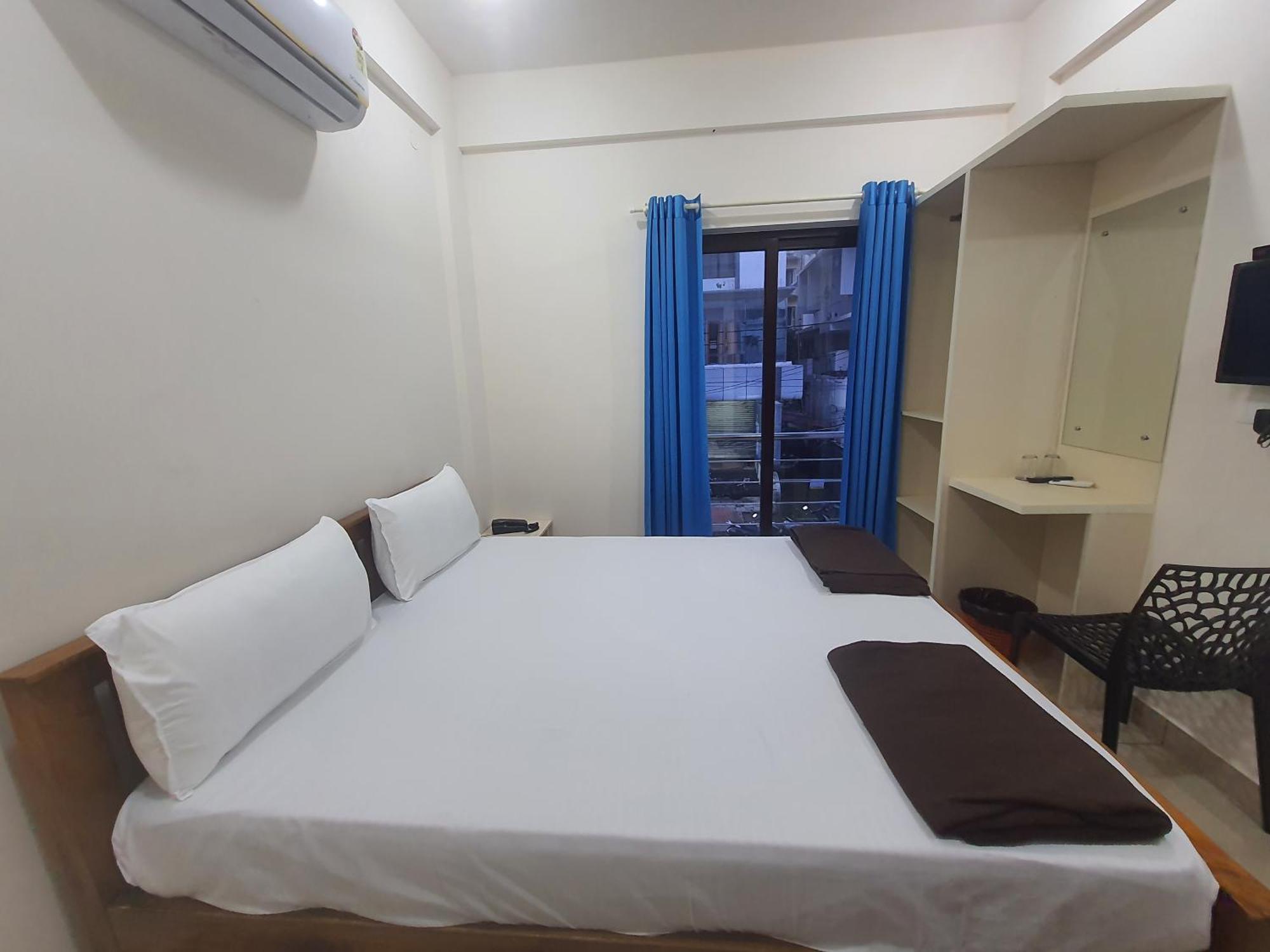 Uthram Residency Villa Kochi Exterior photo
